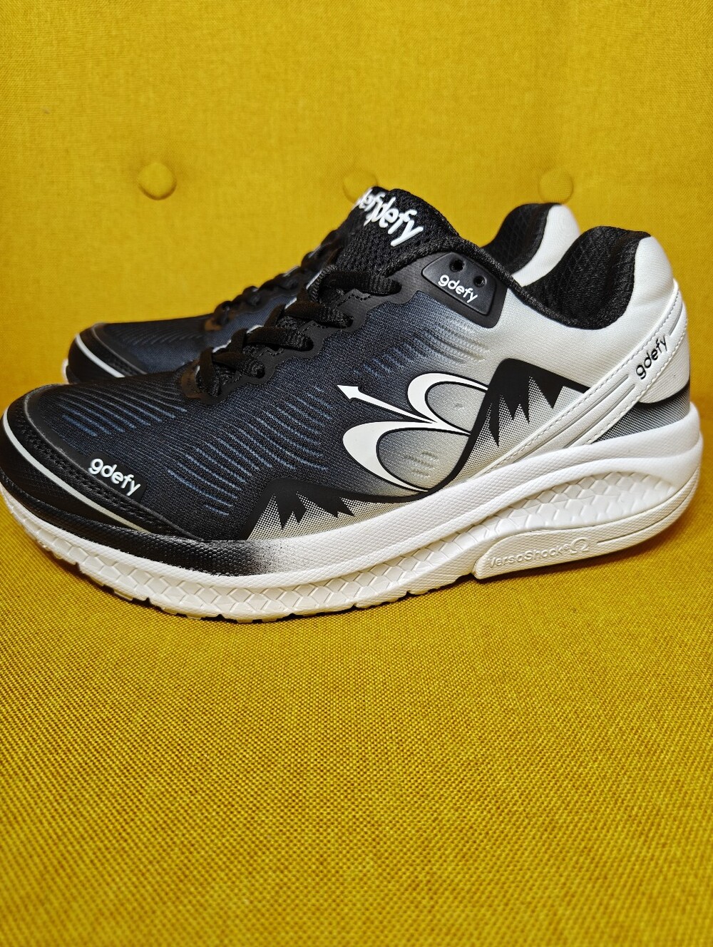 GDEFY Gravity Defyer Mighty Walk Sneakers White Gray Women's Shoes Size 8.5